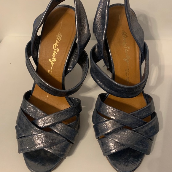 Metallic strappy heels - Picture 2 of 5